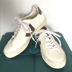 Veja Unisex Sneakers NWOB women & mens footwear. Size 41 Euro size 10 US.